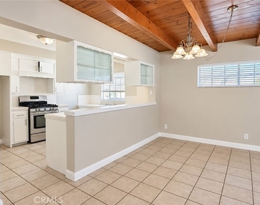 4628 Knoxville Avenue - Photo Thumbnail 10