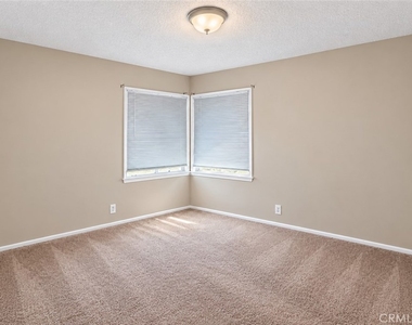 4628 Knoxville Avenue - Photo Thumbnail 17