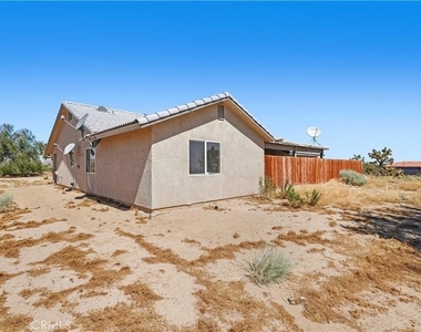 13227 Smith Road - Photo Thumbnail 31