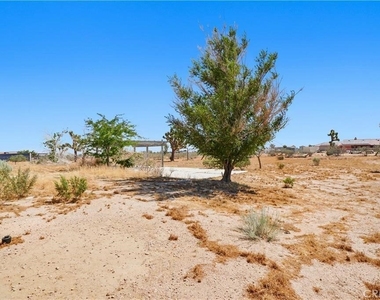 13227 Smith Road - Photo Thumbnail 32