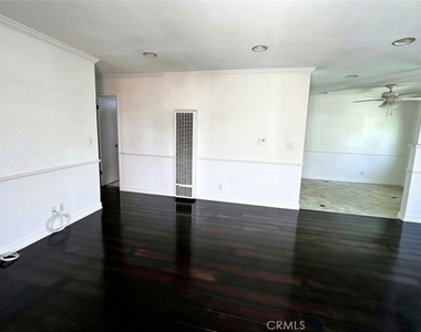 356 E 20th Street - Photo Thumbnail 1