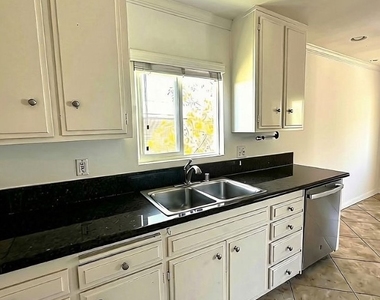 356 E 20th Street - Photo Thumbnail 3