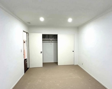 356 E 20th Street - Photo Thumbnail 12