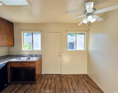511 Bayport Street - Photo Thumbnail 5