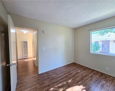 511 Bayport Street - Photo Thumbnail 7