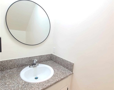 2758 Orange Avenue - Photo Thumbnail 7