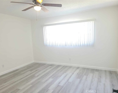 2758 Orange Avenue - Photo Thumbnail 9