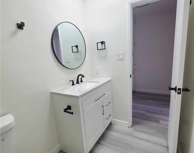 2758 Orange Avenue - Photo Thumbnail 12