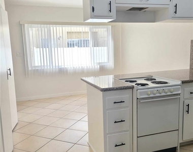 2758 Orange Avenue - Photo Thumbnail 2