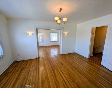 1816 E 1st Street - Photo Thumbnail 5