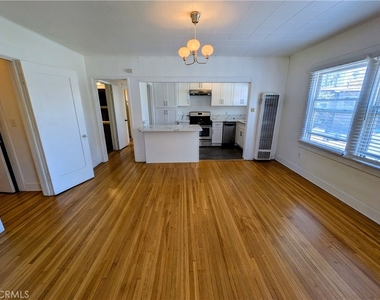 1816 E 1st Street - Photo Thumbnail 3