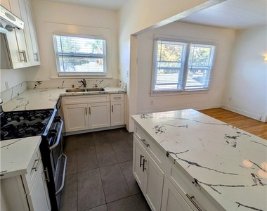 1816 E 1st Street - Photo Thumbnail 8