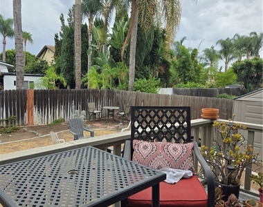 13542 Carroll Way - Photo Thumbnail 10