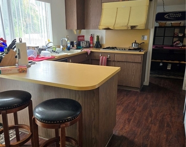 13542 Carroll Way - Photo Thumbnail 8