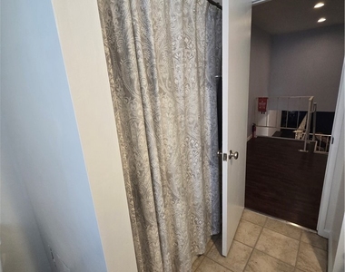 13542 Carroll Way - Photo Thumbnail 5
