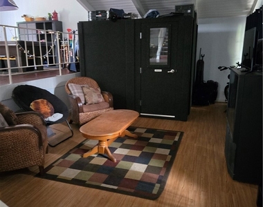 13542 Carroll Way - Photo Thumbnail 7