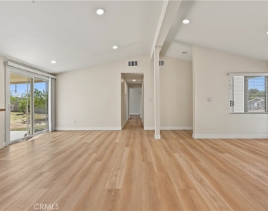 2589 Monette Drive - Photo Thumbnail 3