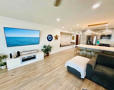 1174 E Ocean - Photo Thumbnail 2