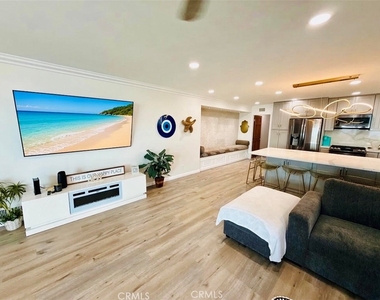 1174 E Ocean - Photo Thumbnail 4