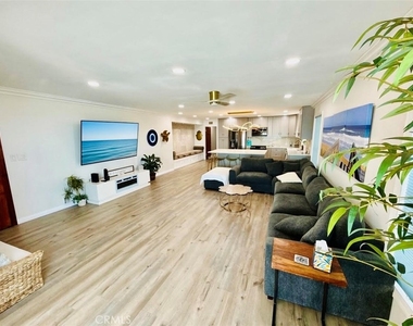 1174 E Ocean - Photo Thumbnail 3