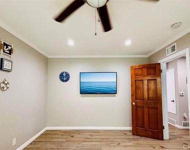 1174 E Ocean - Photo Thumbnail 18
