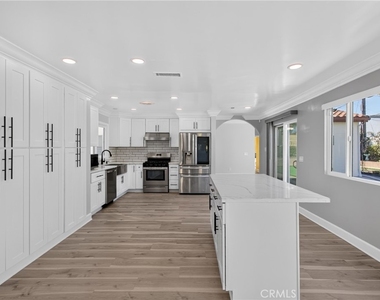 5451 Lockhaven Drive - Photo Thumbnail 12