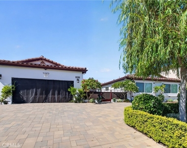 5451 Lockhaven Drive - Photo Thumbnail 4