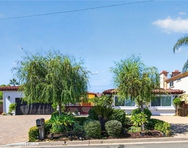 5451 Lockhaven Drive - Photo Thumbnail 3