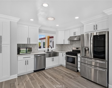 5451 Lockhaven Drive - Photo Thumbnail 18