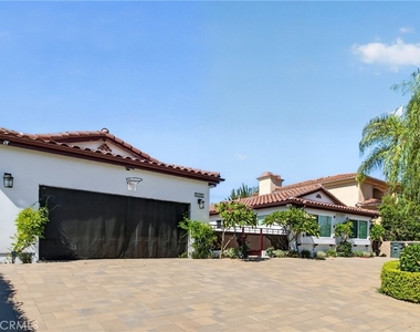 5451 Lockhaven Drive - Photo Thumbnail 2