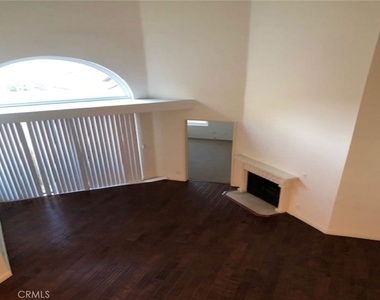 620 S Gramercy - Photo Thumbnail 2