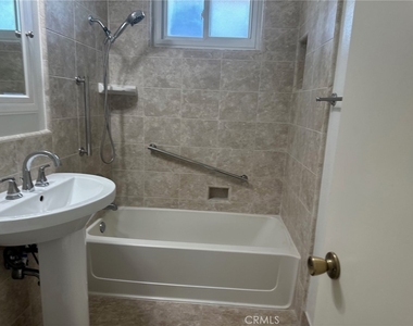 15022 Hunter Lane - Photo Thumbnail 5