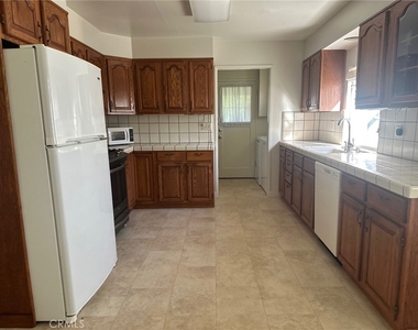 15022 Hunter Lane - Photo Thumbnail 6