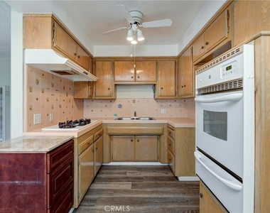 25910 Viana #d Avenue - Photo Thumbnail 10
