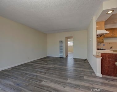 25910 Viana #d Avenue - Photo Thumbnail 1