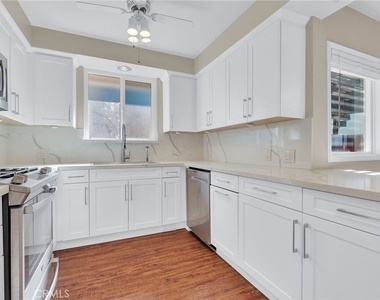 25912 Viana Ave. - Photo Thumbnail 3