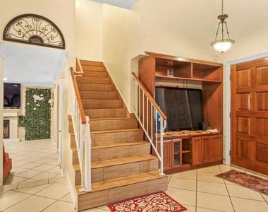 613 Point Vicente Ct - Photo Thumbnail 9