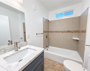 6207 Crenshaw - Photo Thumbnail 8