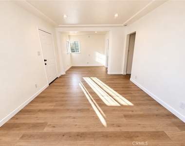 6207 Crenshaw - Photo Thumbnail 5