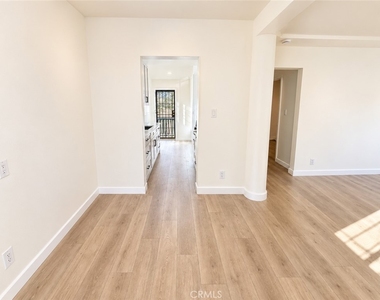 6207 Crenshaw - Photo Thumbnail 3