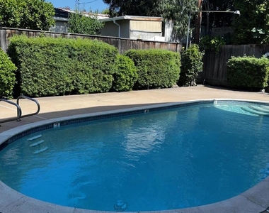 1122 Campbell Street - Photo Thumbnail 16