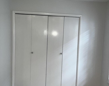 1122 Campbell Street - Photo Thumbnail 7