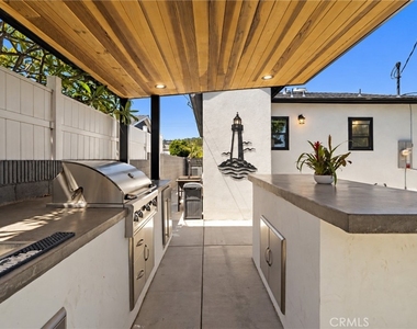 348 S Walker - Photo Thumbnail 23