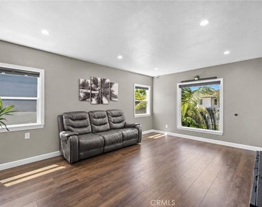 348 S Walker - Photo Thumbnail 5
