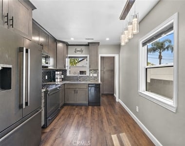 348 S Walker - Photo Thumbnail 10
