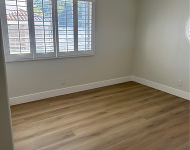 28451 Fieldbrook - Photo Thumbnail 25