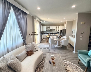 8028 E Loftwood - Photo Thumbnail 2