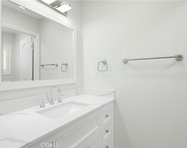 810 W Balboa Boulevard - Photo Thumbnail 13
