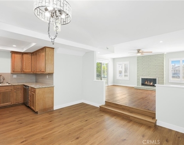 810 W Balboa Boulevard - Photo Thumbnail 9