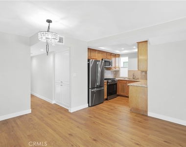 810 W Balboa Boulevard - Photo Thumbnail 6